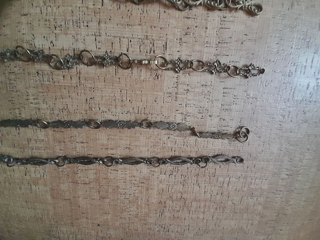 Masywne stare łańcuchy do lamp wiszących z mosiądzu