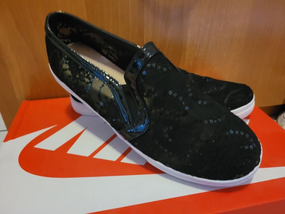 Nowe trampki koronka koronkowe 40 czarne