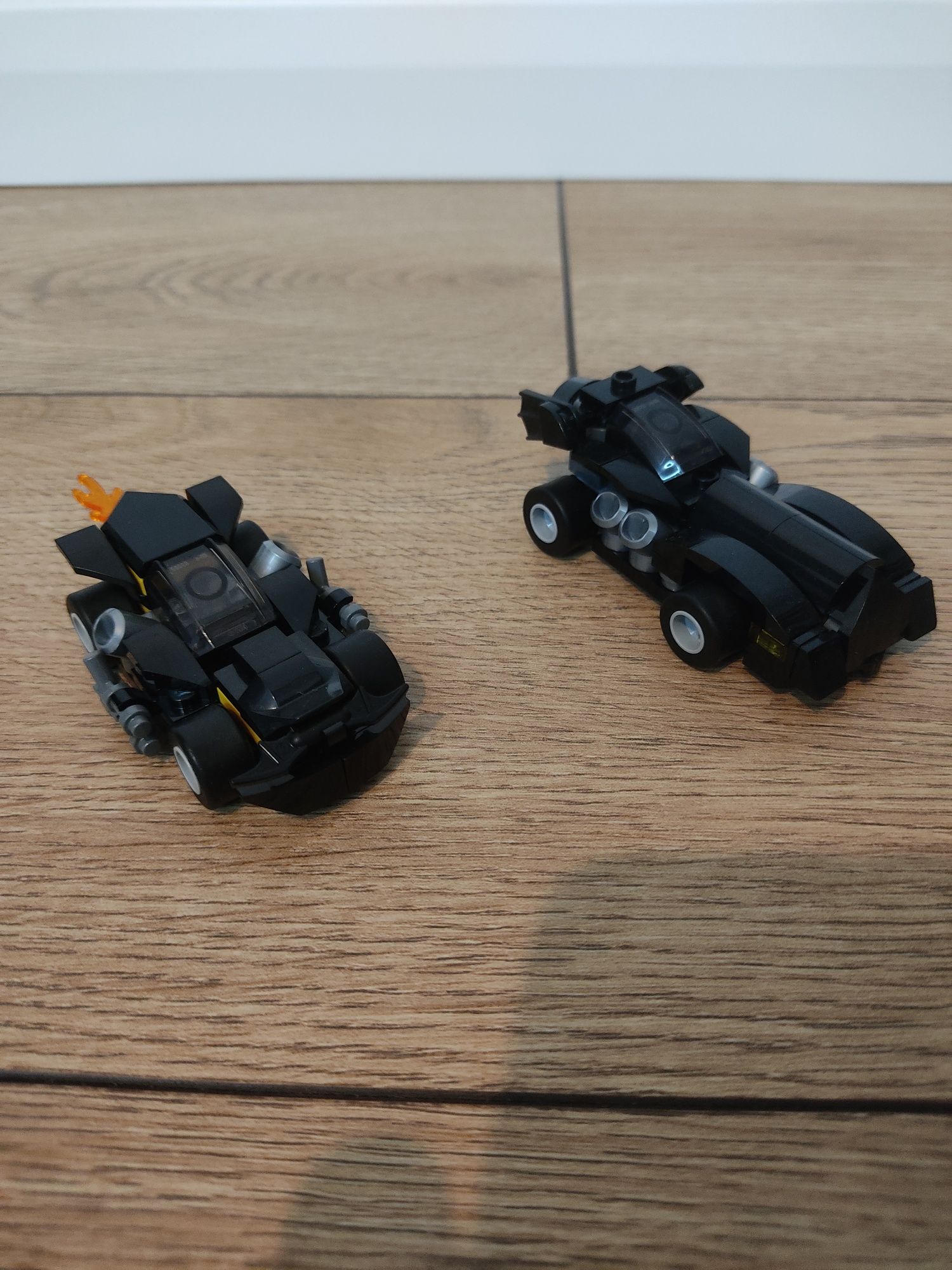 LEGO mini batmobile z 2022 roku