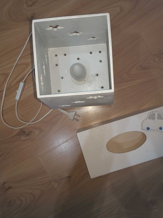 Lampka nocna dla dziecka, pojemnika na husteczki
