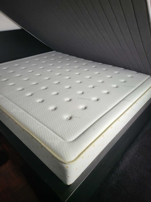 Vende-se colchão viscoelástico 1,80m x 2,00m novo