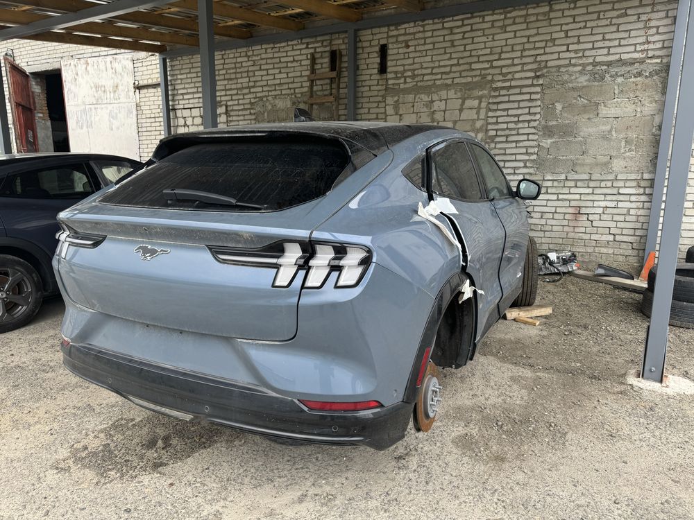 Кришка багажника, дверка ford Mustang Mach-e