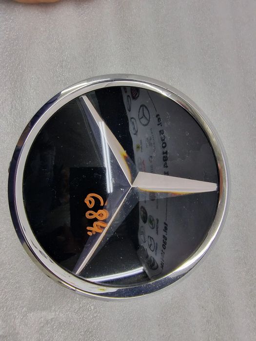 MERCEDES W117 / W156 / W164 / W166 DISTRONIC ZNACZEK POD RADAR , NR A1648880411 , NR AUKCJI GL684