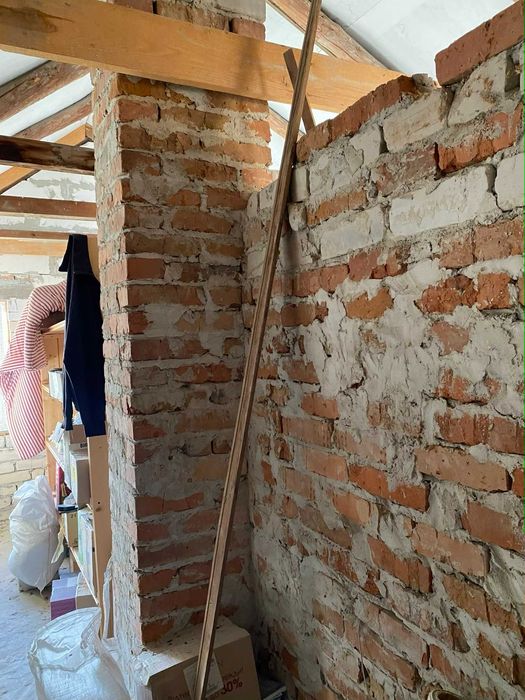 Будинок на обжитій вулиці у Буцневі на дачах