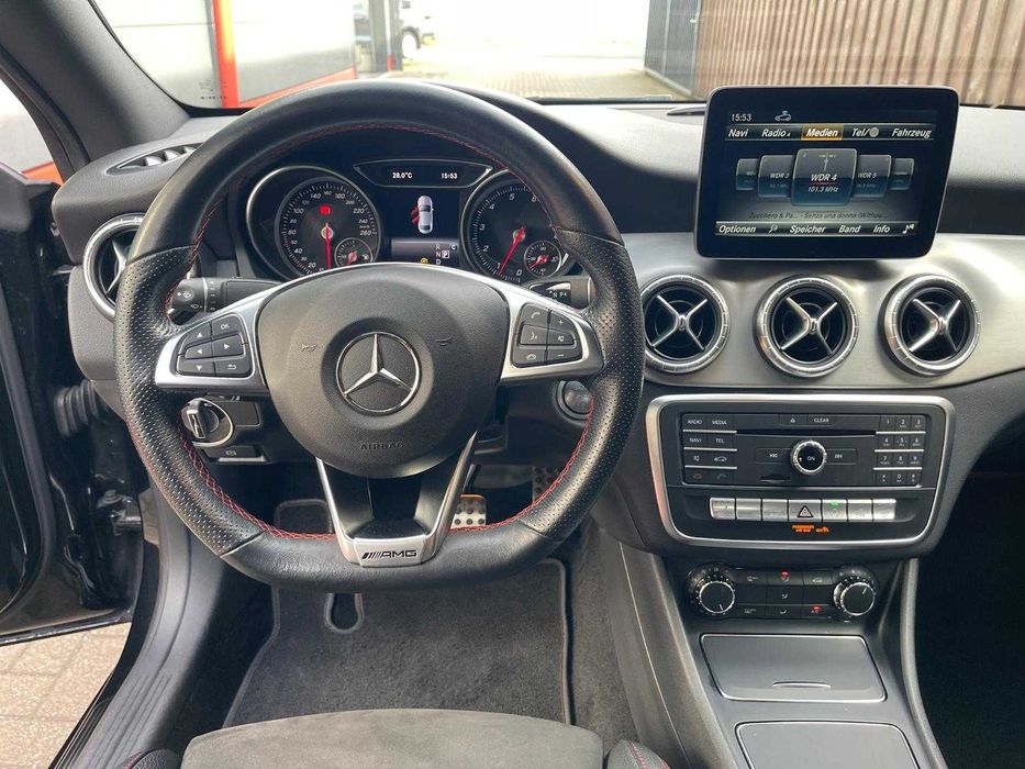Mercedes-Benz CLA 200 amg