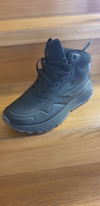 Продам ботинки Fila
