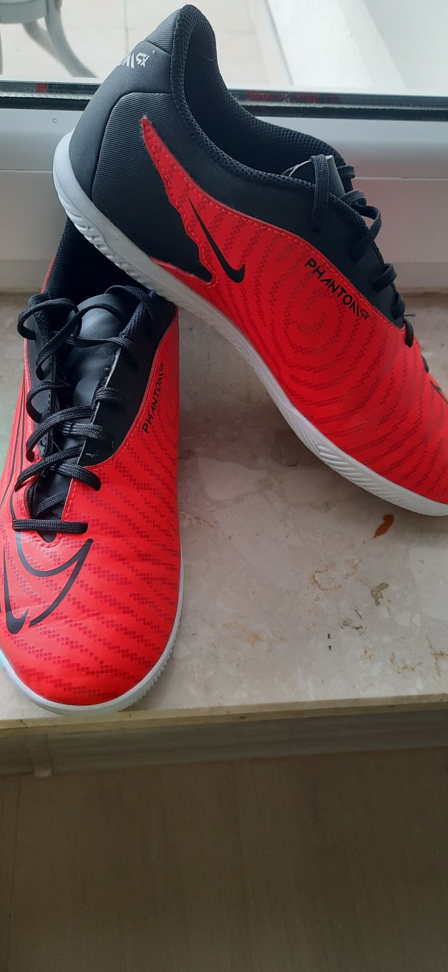 Buty Nike dla chlopca r.41 nowe