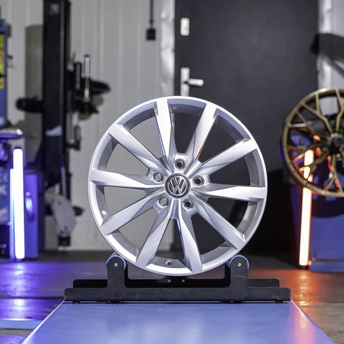 NOWE ORYGINALNE Felgi 17" Volkswagen Golf Touran Tiguan Passat T-Roc