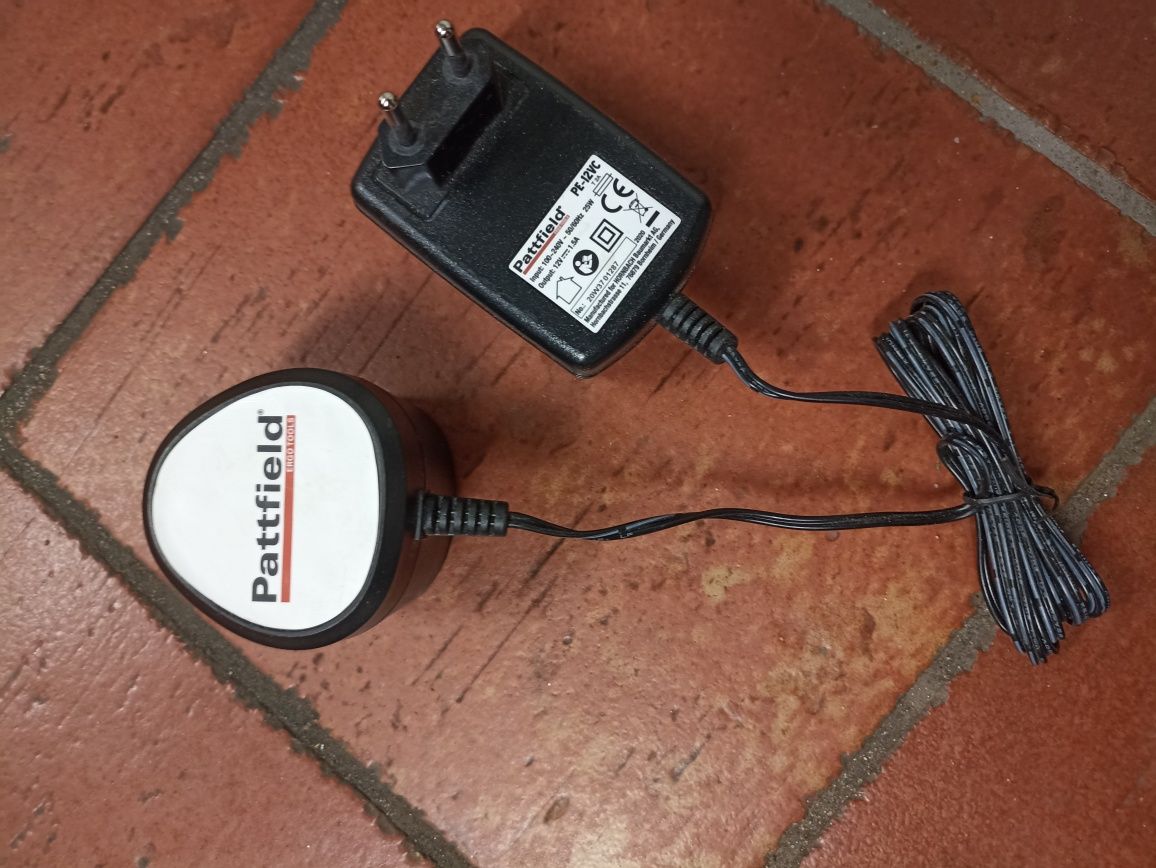 Carregador de baterias de máquinas de aparafusar/furar 12Vdc Pattfield