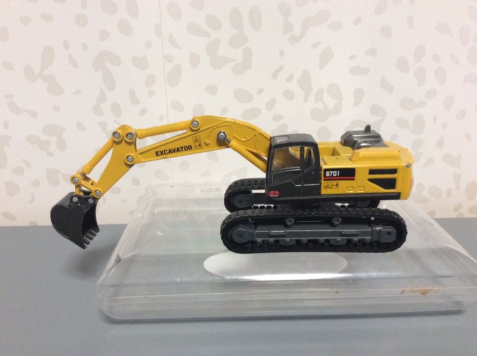 Екскаватор EXCAVATOR 6701   Масштаб 1:50 Модель.