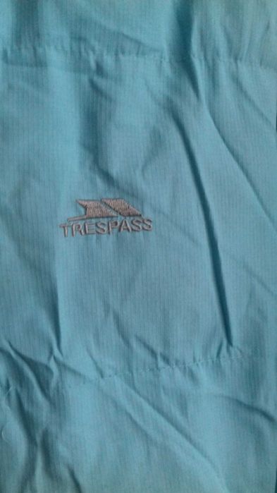 продам курточку на подростка зимнюю