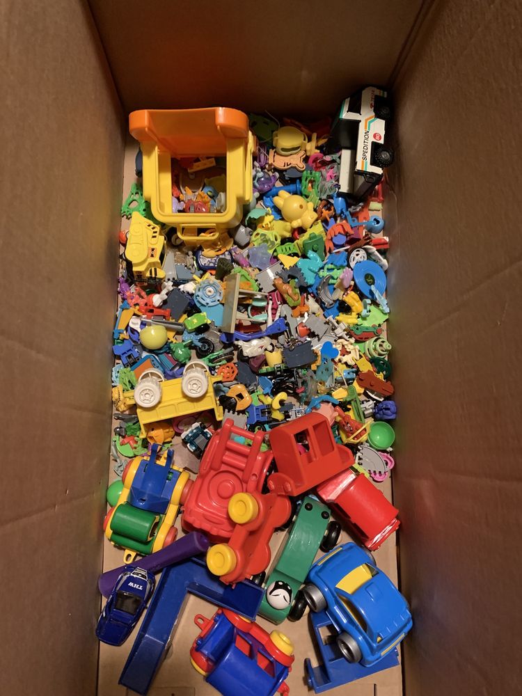 Duża paka, karton zabawek dla chłopca - puzzle, auta, tory itd