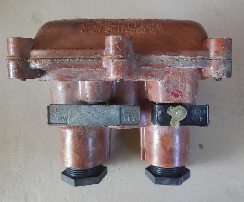 Выключатель КУ-93. Пост кнопочный взрывозащищенный. 1ЕхdIIВТ5.