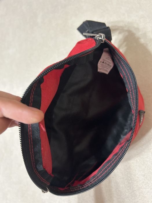 Сумка EASTPAK бананка на пояс