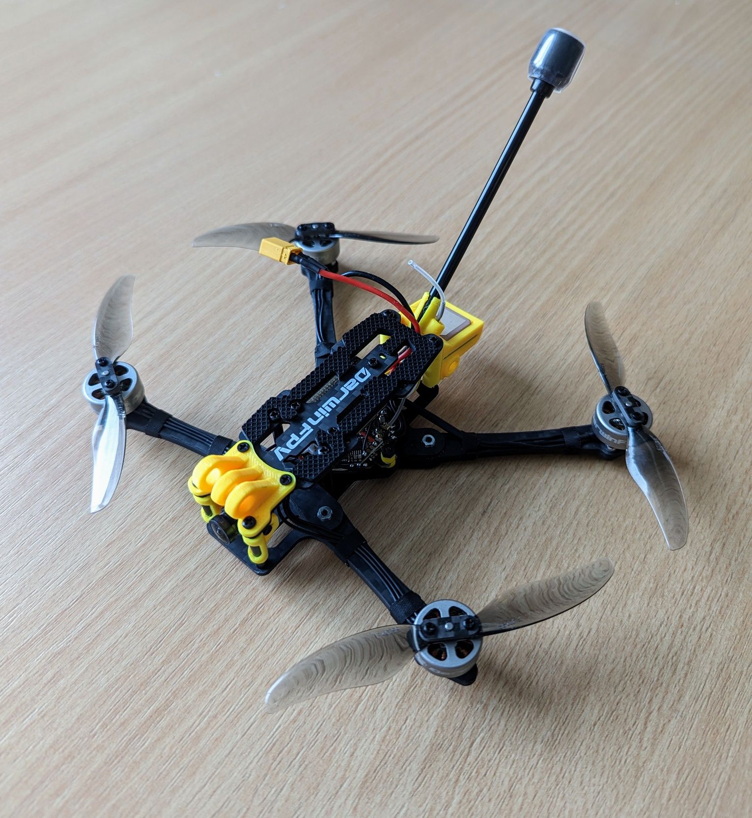 DarwinFPV FoldApe4 3S 4" 15A 1504 3800KV - ELRS 2.4G Analog with GPS