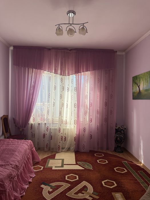 Житловий будинок поруч з річкою Південний Буг