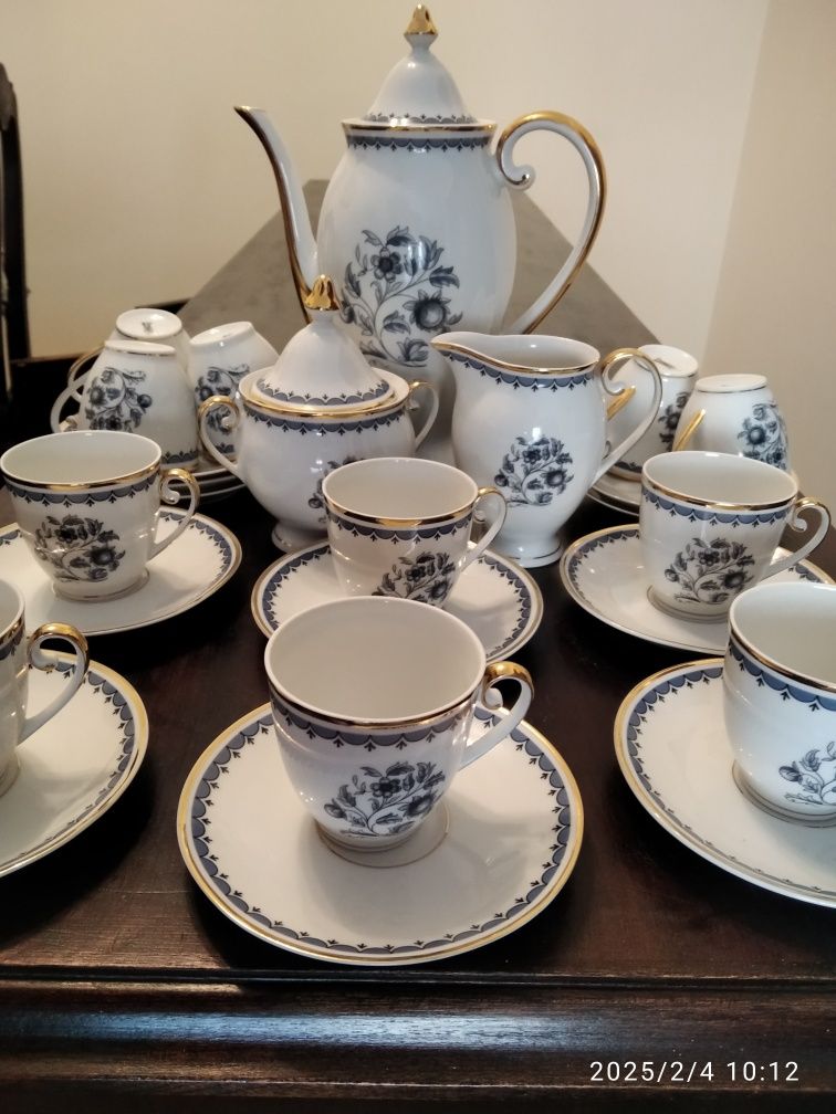 Serviço de café com 12 chávenas