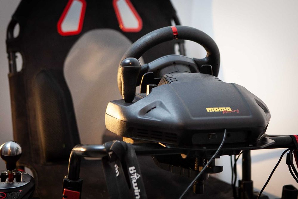 Kierownica Logitech MOMO Driving Force (PC)