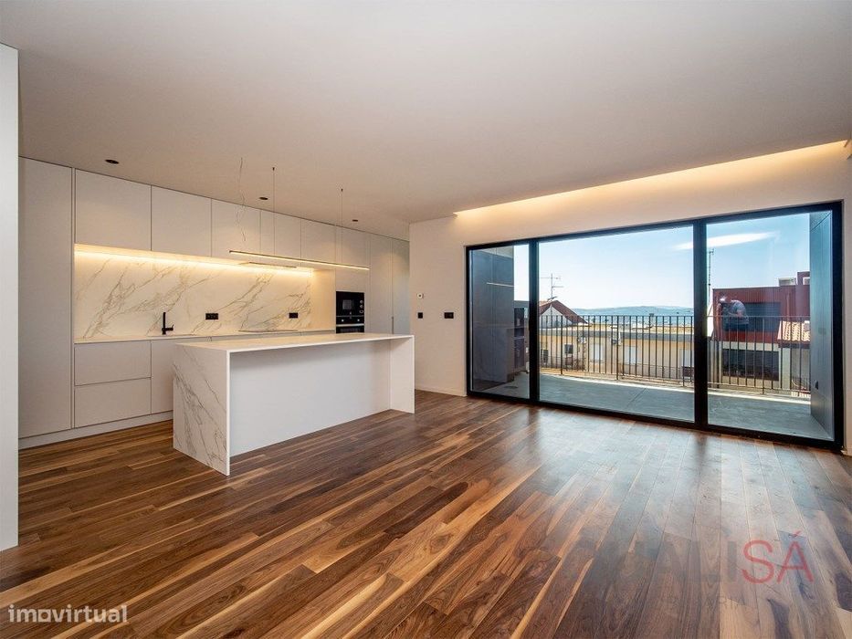 Apartamento T3 equipado, com varandas e dois lugares de garagem, no...