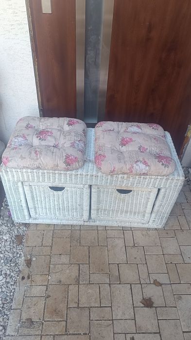 Siedzisko ,ławka z koszami z wikliny