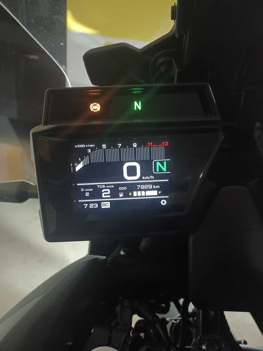 Tracer 9 Tech Camo Imaculada 7900km