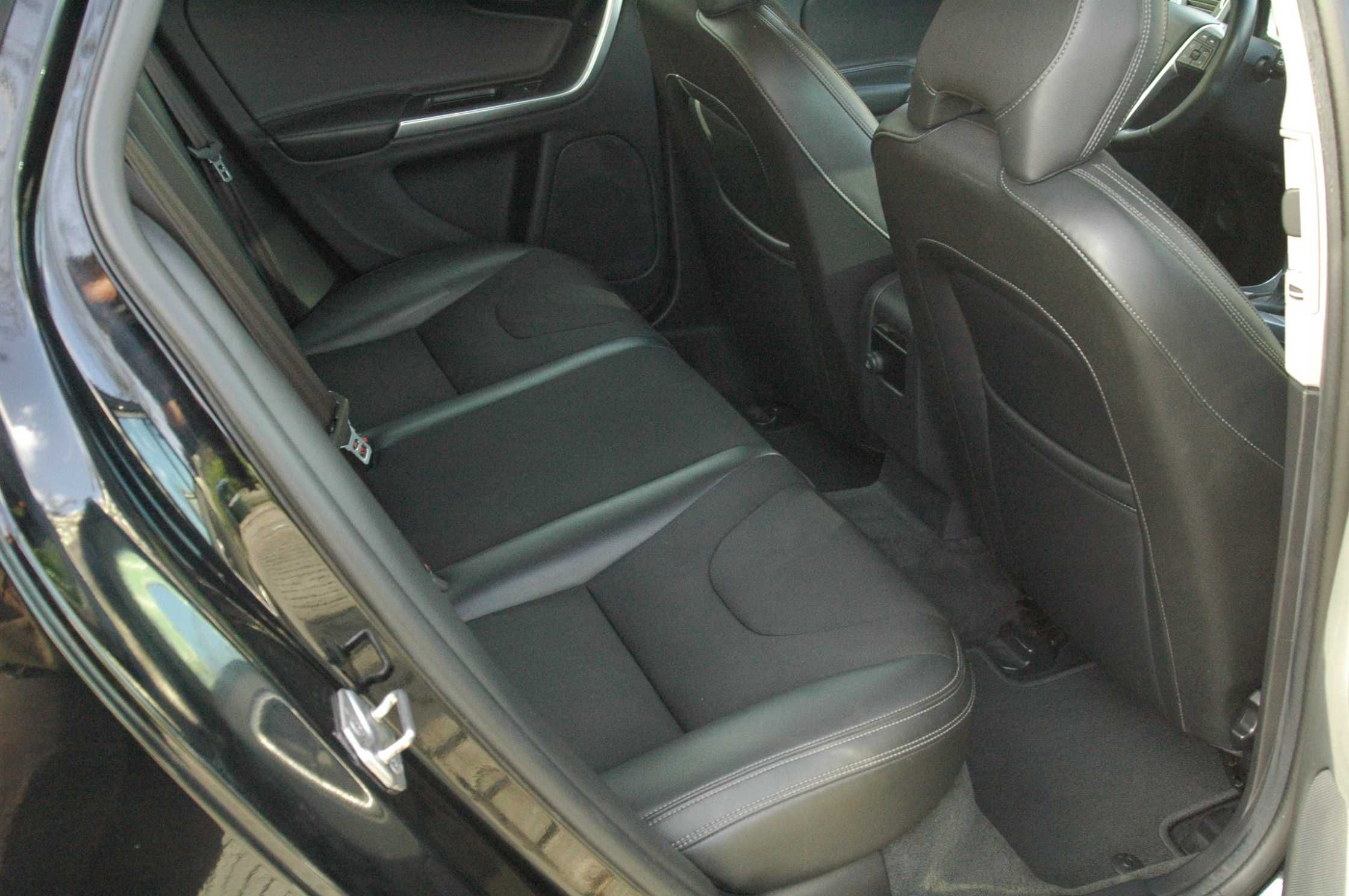 Volvo V60 D6 Plug-in Hybrid (IVA Dedutível)