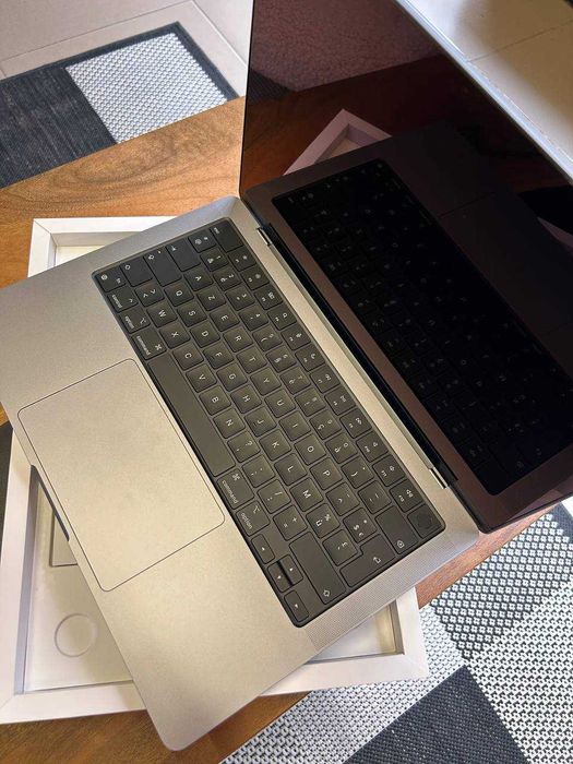 Ноутбук Apple MacBook Pro 14" M2 Pro 16/512 Space Gray (MPHE3) 2023