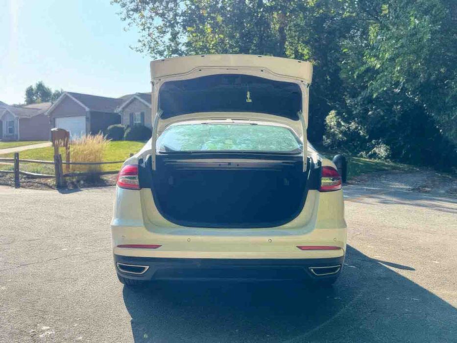 Ford Fusion SE      2019