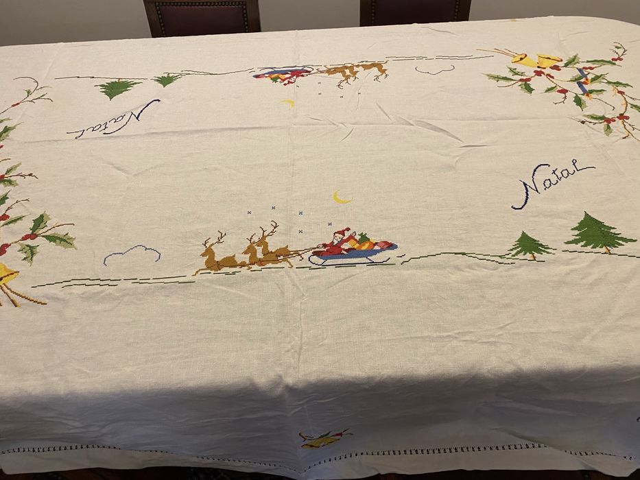 Toalha em Linho, bordada, de Natal