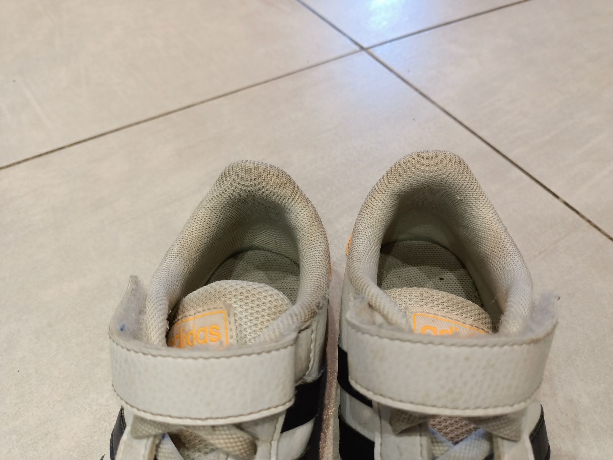 Buty adidas 32 jak nowe dla chłopca chlopięce