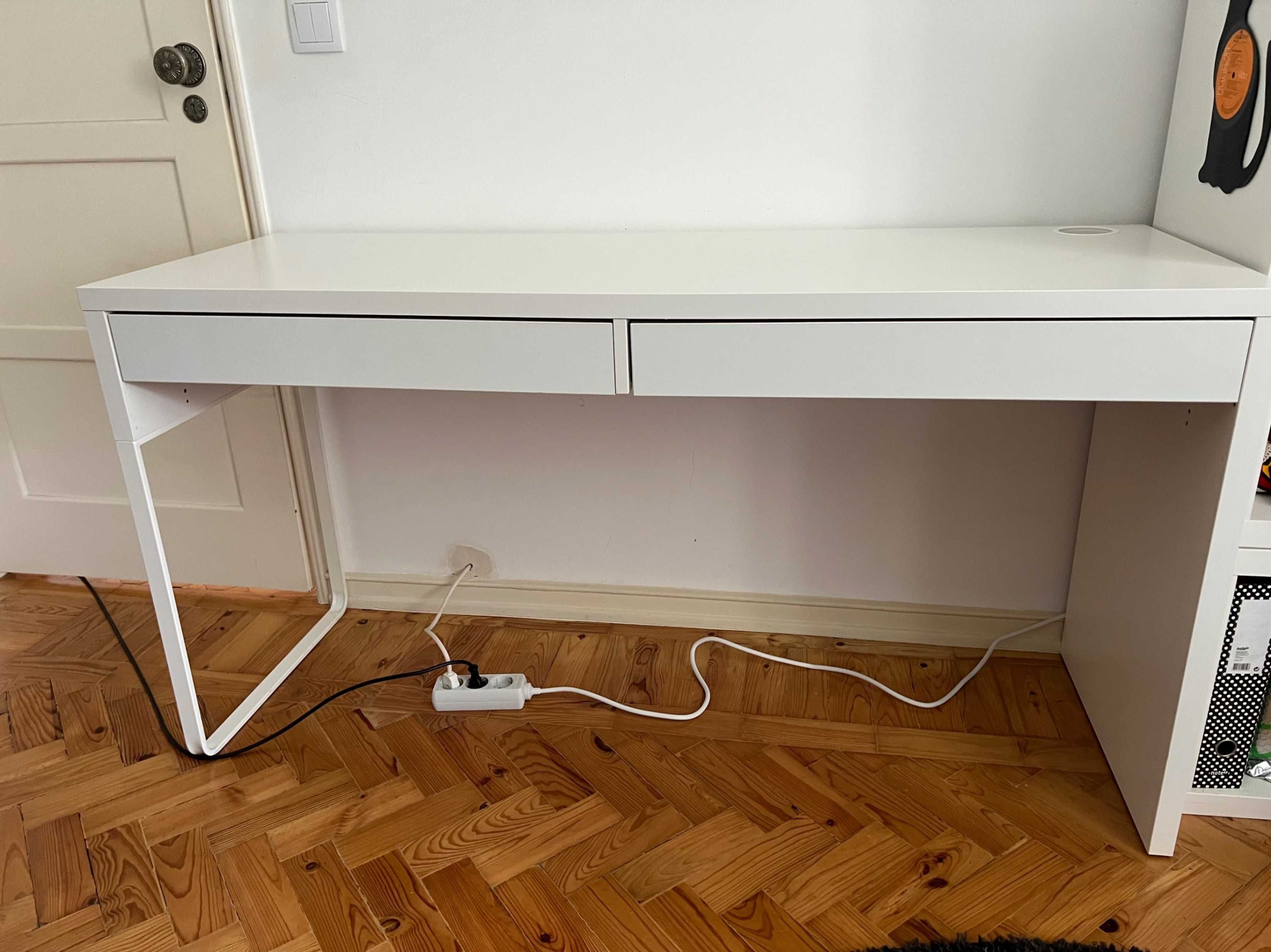 Secretária IKEA MICKE