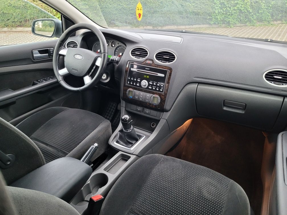 Ładny Ford Focus mk2 sedan 1.8 TDCI 115km-2005 rok-Klima-Hak-Oszczędny