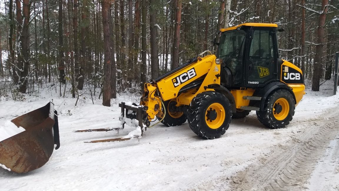 JCB TM 220 ładowarka teleskopowa bardzo ładna łyżka i widły