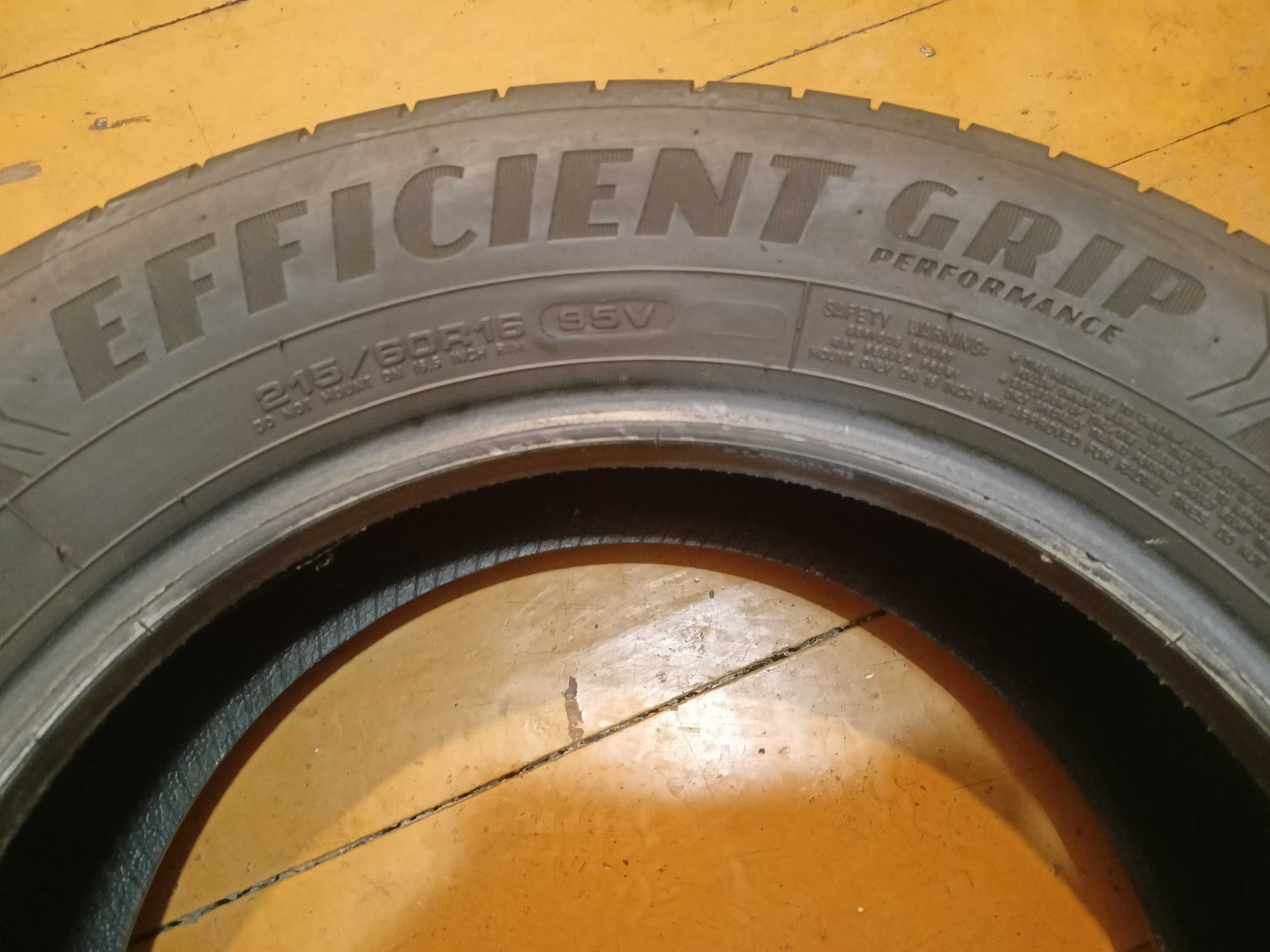 Goodyear Efficient Grip Performance 215/60R16 95V