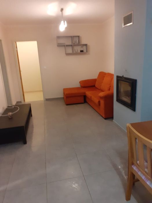 Aluga se t1  boas áreas   contrato  longa duração