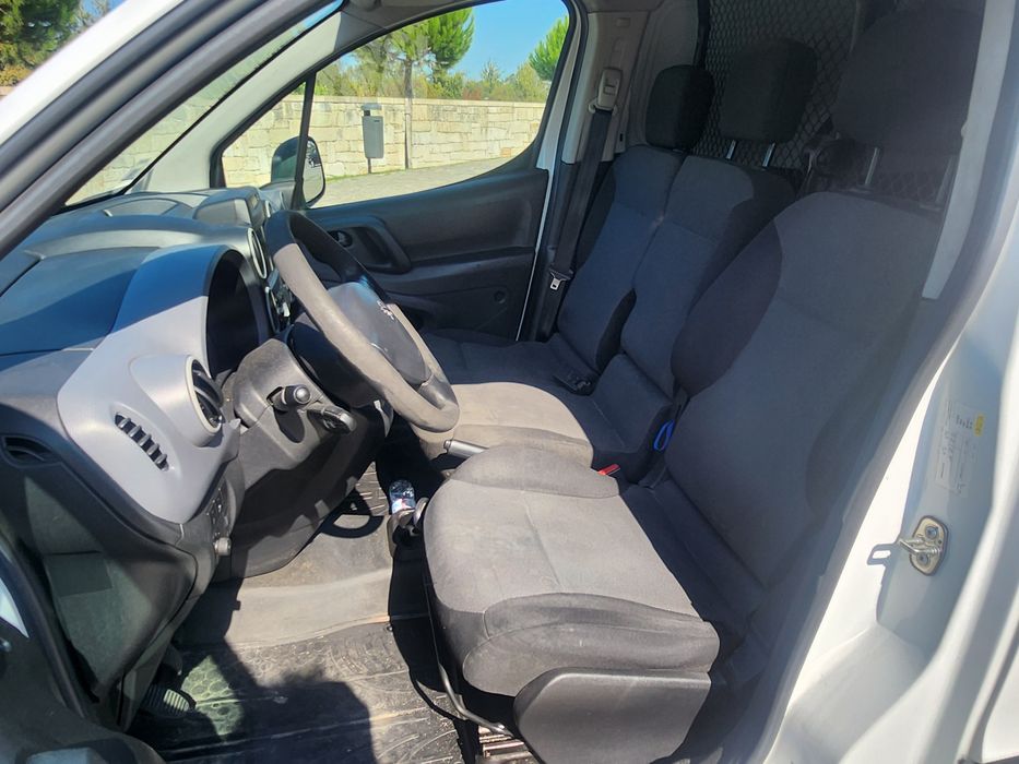 Peugeot Partner 1.6 BlueHDi LONGA 3 Lugares/A.C