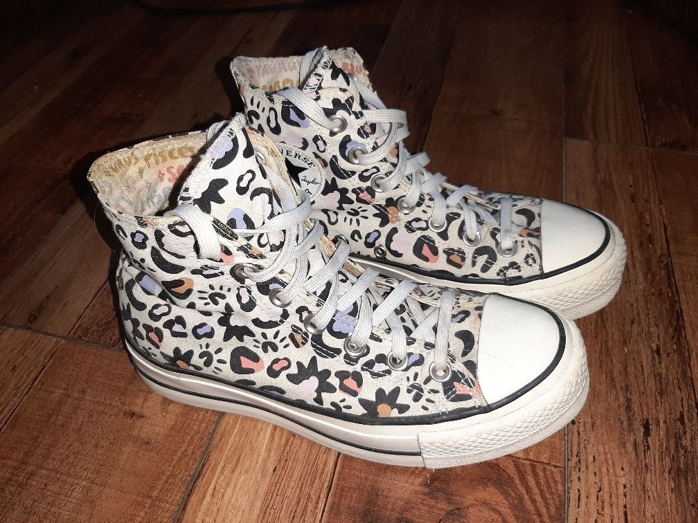 Высокие кеды на платформе Converse