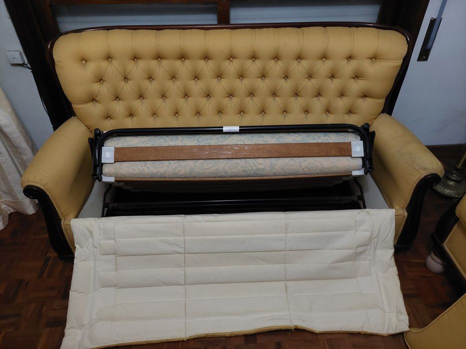 Conjunto Sofás e Sofá Cama em Tecido