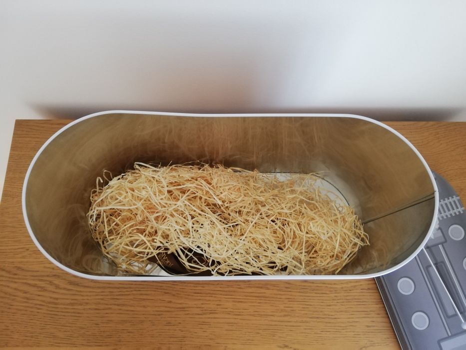 Caixa em metal 9,90€