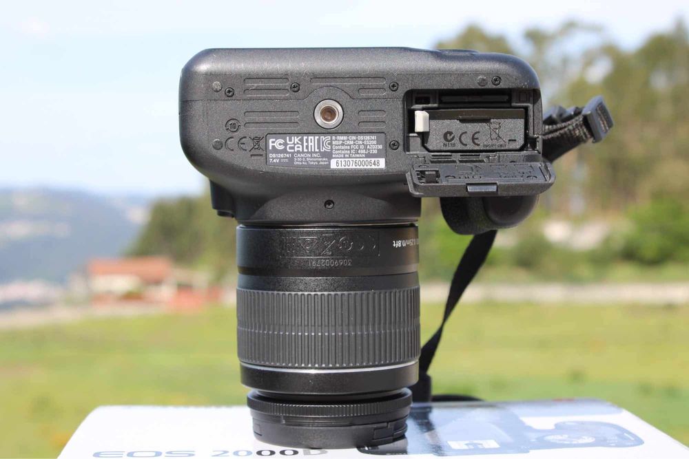 Camara Canon 2000D