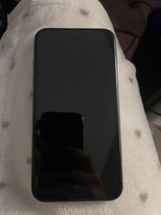 Sprzedam Iphone 11 64gb