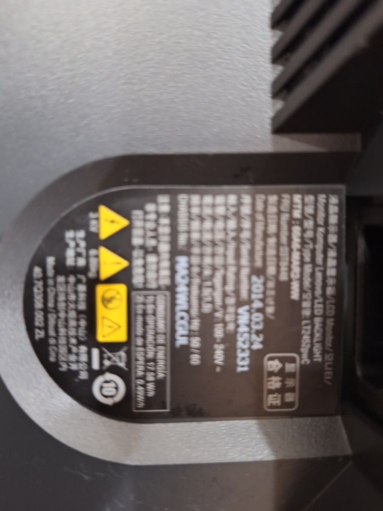 Monitor Lenovo 24 cal