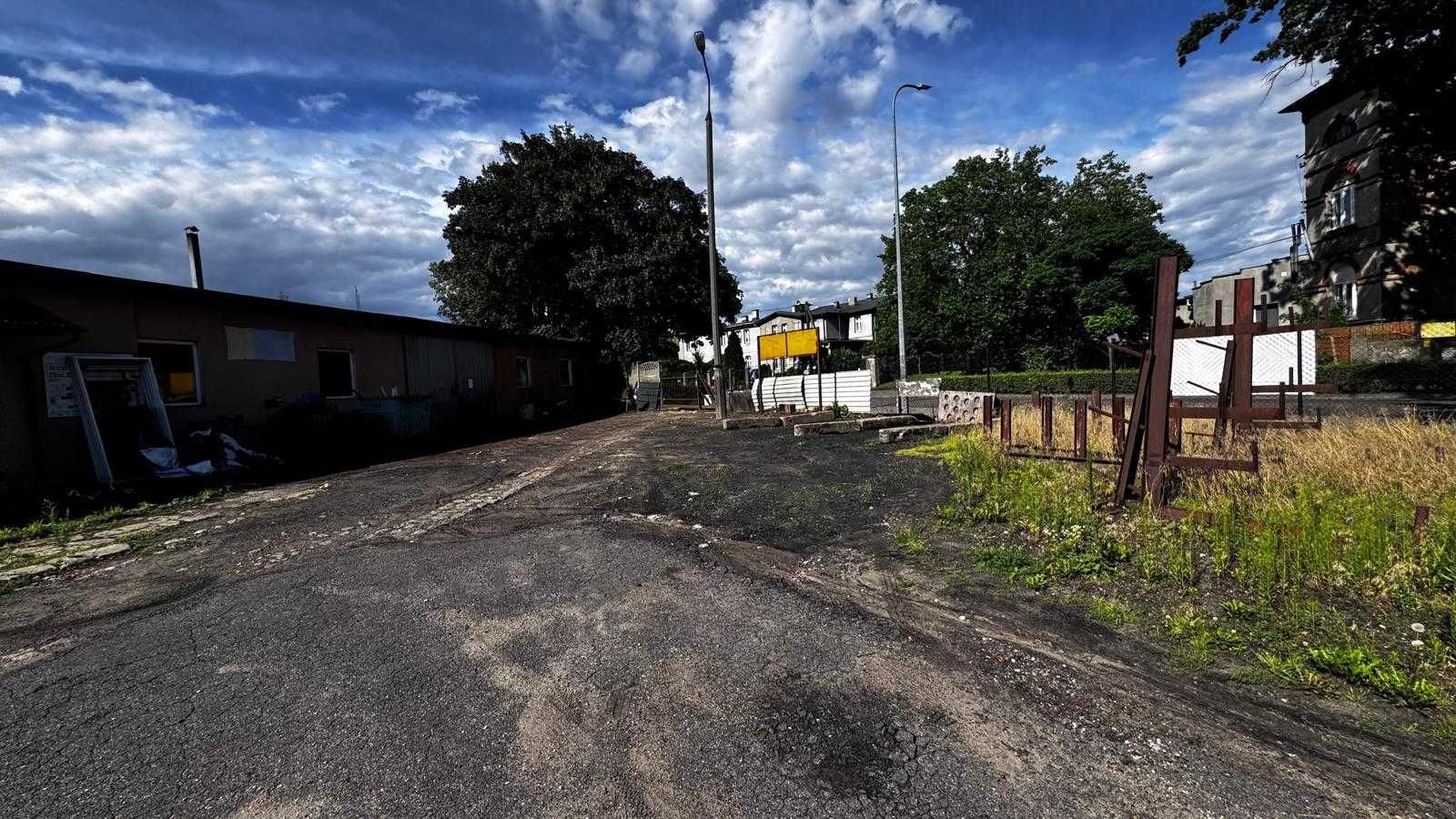Sprzedam plac z budynkami