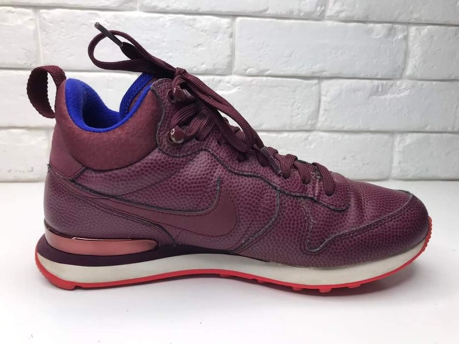 Sneakersy skórzane Nike Rozmiar 38,5  Brak wkładek