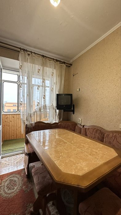 Продаж 3к поруч з центром міста . Міська лікарня