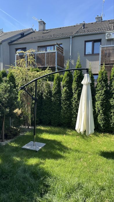 Parasol ogrodowy z podstawą marmurową