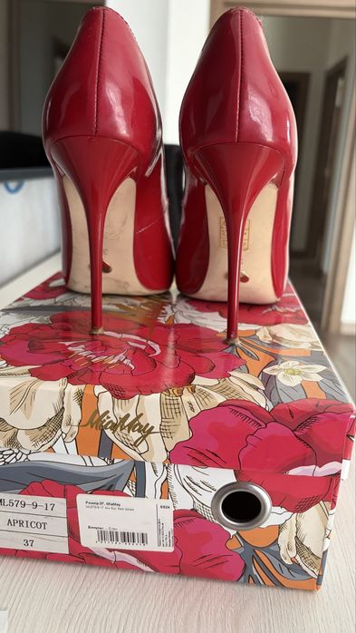 Туфли miraton червоні в ганому стані