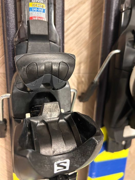 Narty Salomon 120 X race, dla młodego narciarza/ki, bardzo dobry stan