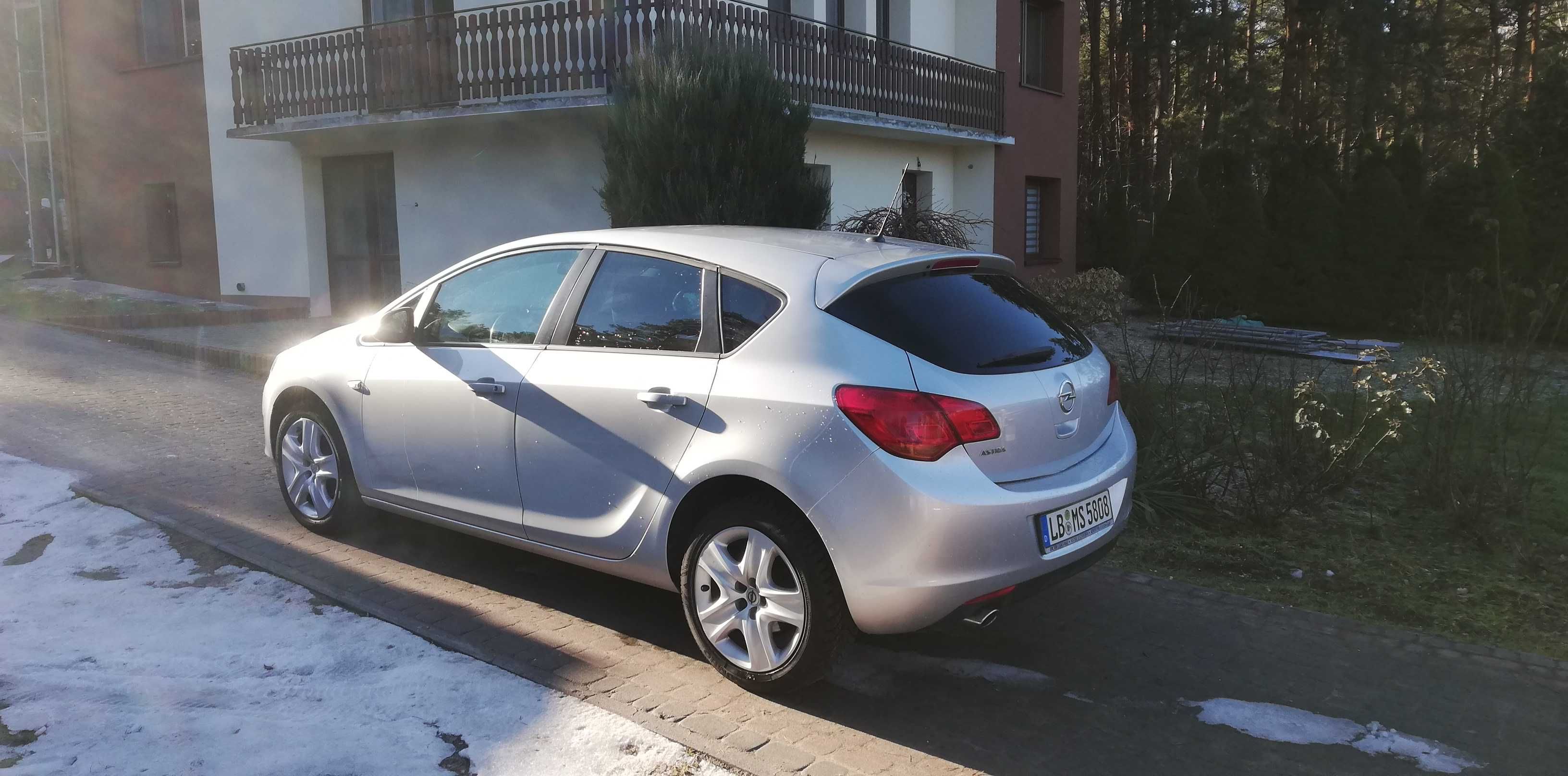 Opel Astra J 1,4 Benzyna z Niemiec