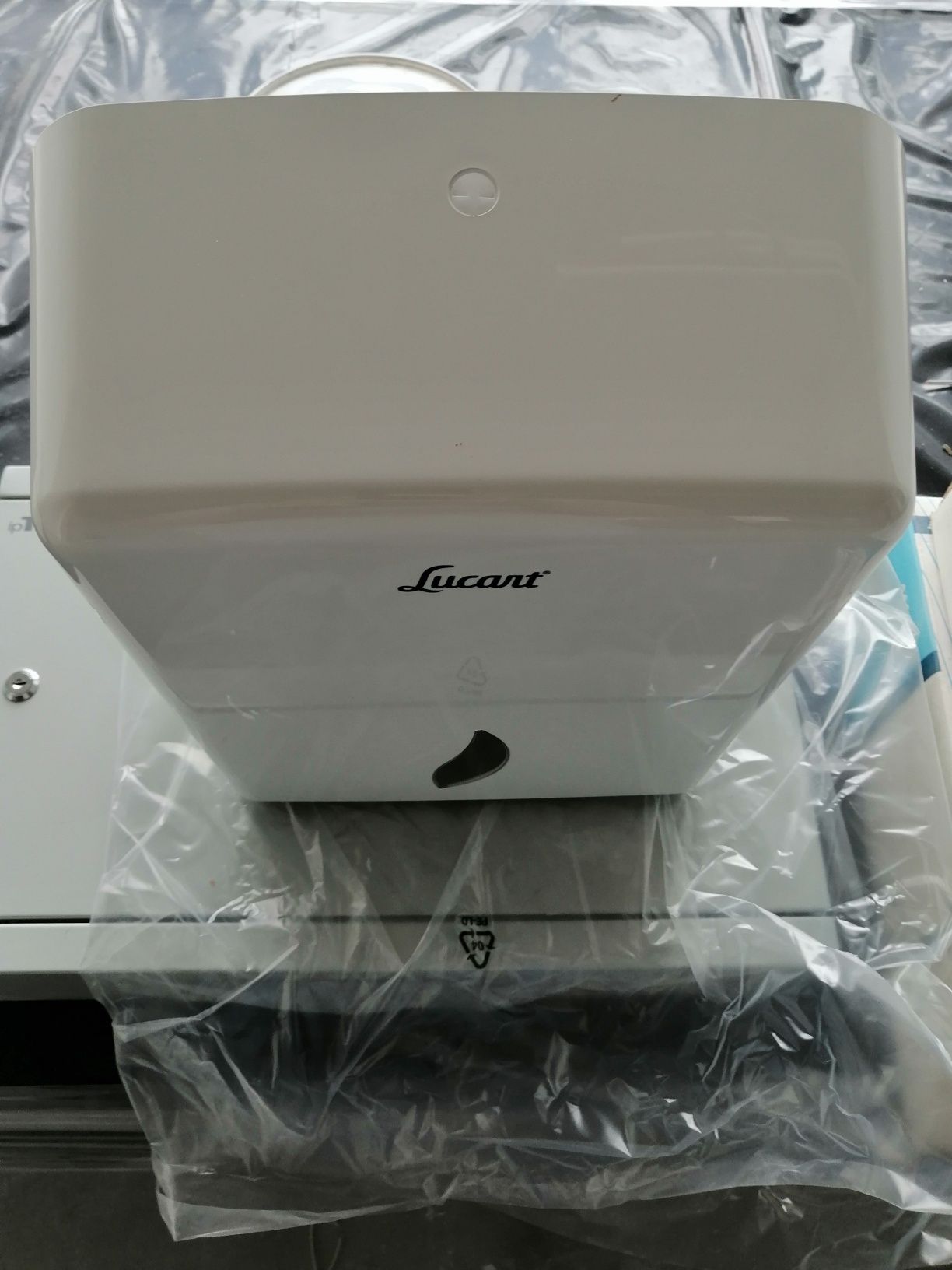 Dystrybutor ręczników papierowych Lucart Helix